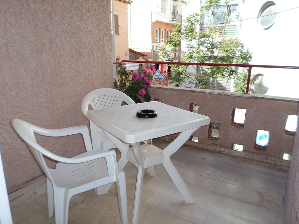 Tina Hotel 30/50