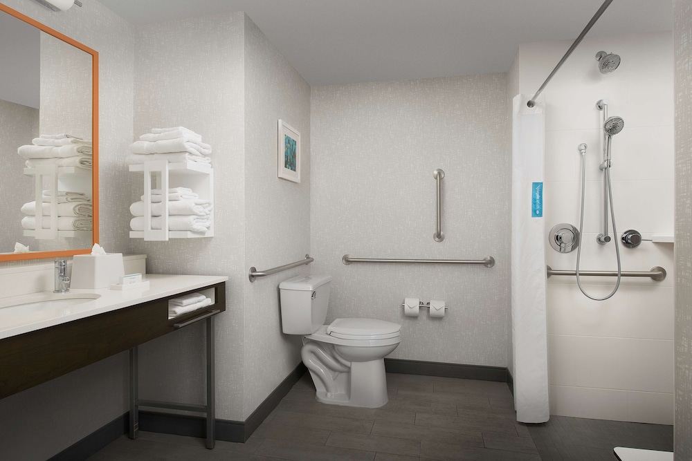 Hampton Inn Suites Rapid City Rushmore Sd 17/48