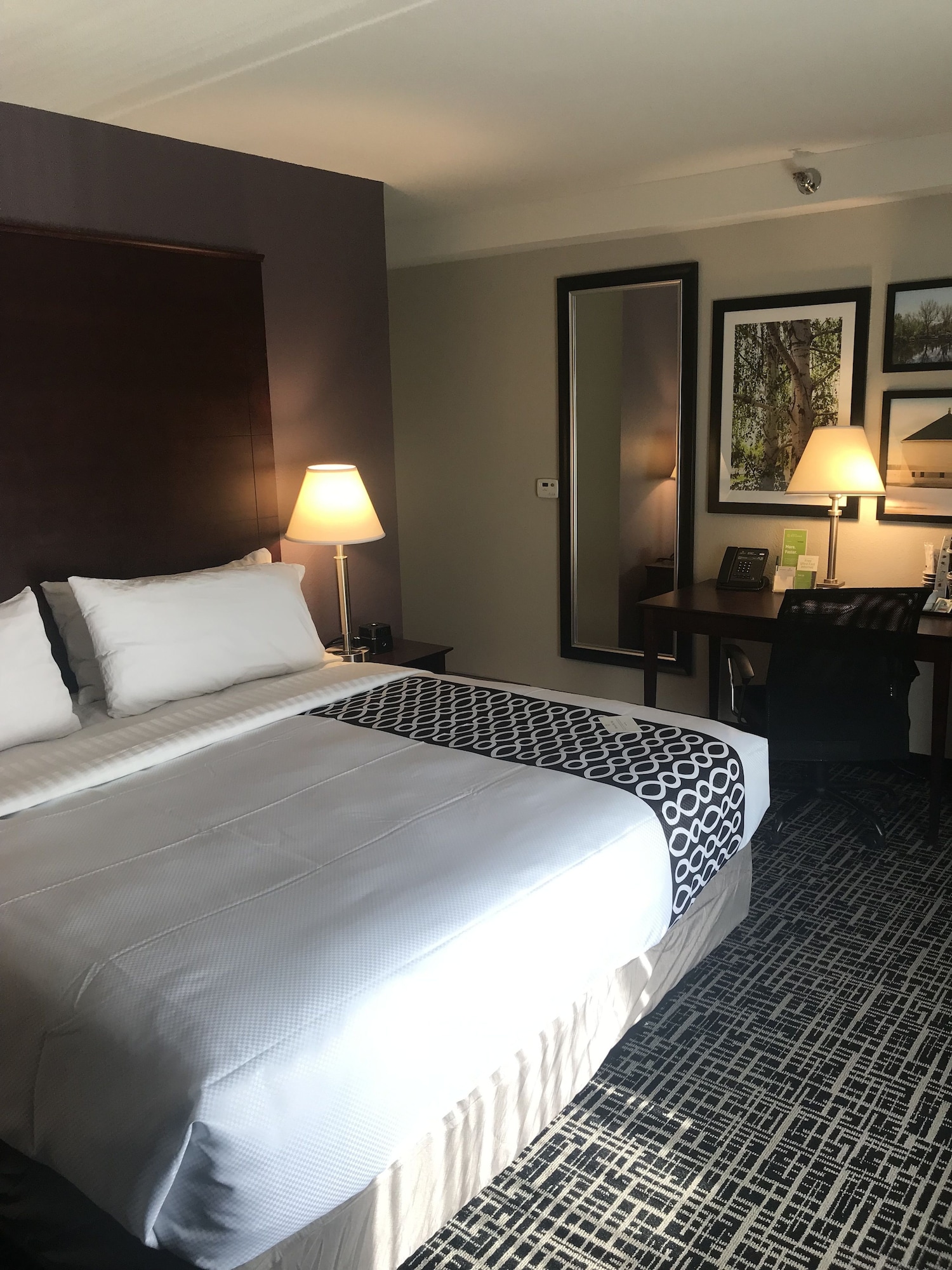 غرفة بسرير كينج لذوي الإعاقة، La Quinta Inn & Suites by Wyndham Denver Aurora Medical 3/6
