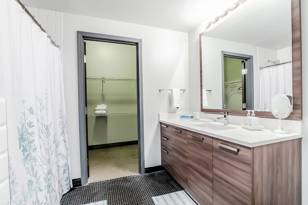 3 Bedrooms, Elite, Apartment, 1 Queen and 2 King Beds, Pool View, Executive Level، Luxury Downtown Dallas Stay by Amyfinehouse 10/10