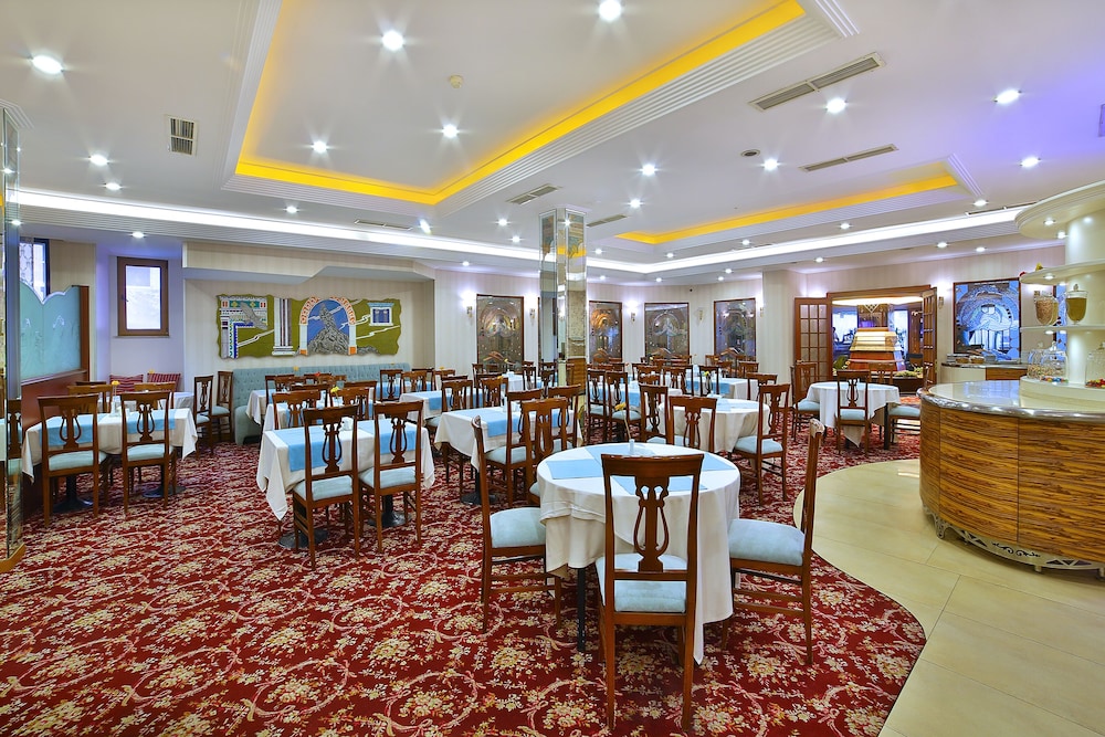 Grand Anka Hotel 46/68