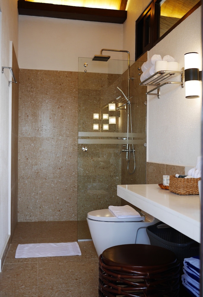 Matabungkay Beach Resort Hotel 63/65