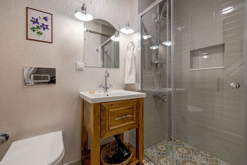 Gurel Motel 48/50