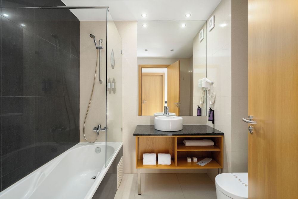 Agua Hotels Riverside 48/49