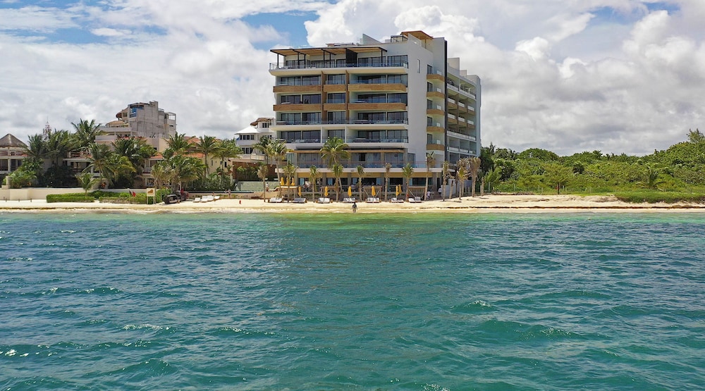 The Fives Oceanfront Puerto Morelos in PUERTO MORELOS