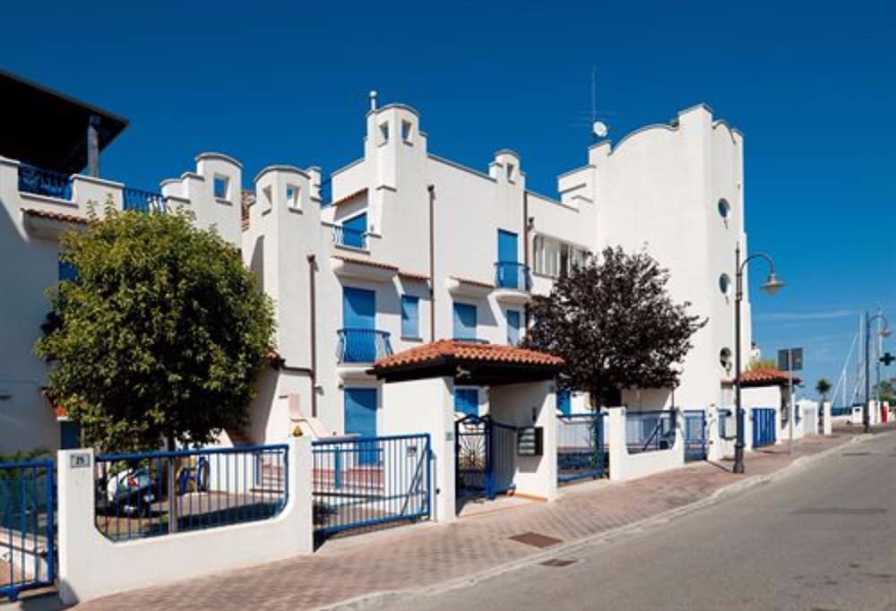 PORTOVERDE BEACH APARTMENTS 35/53