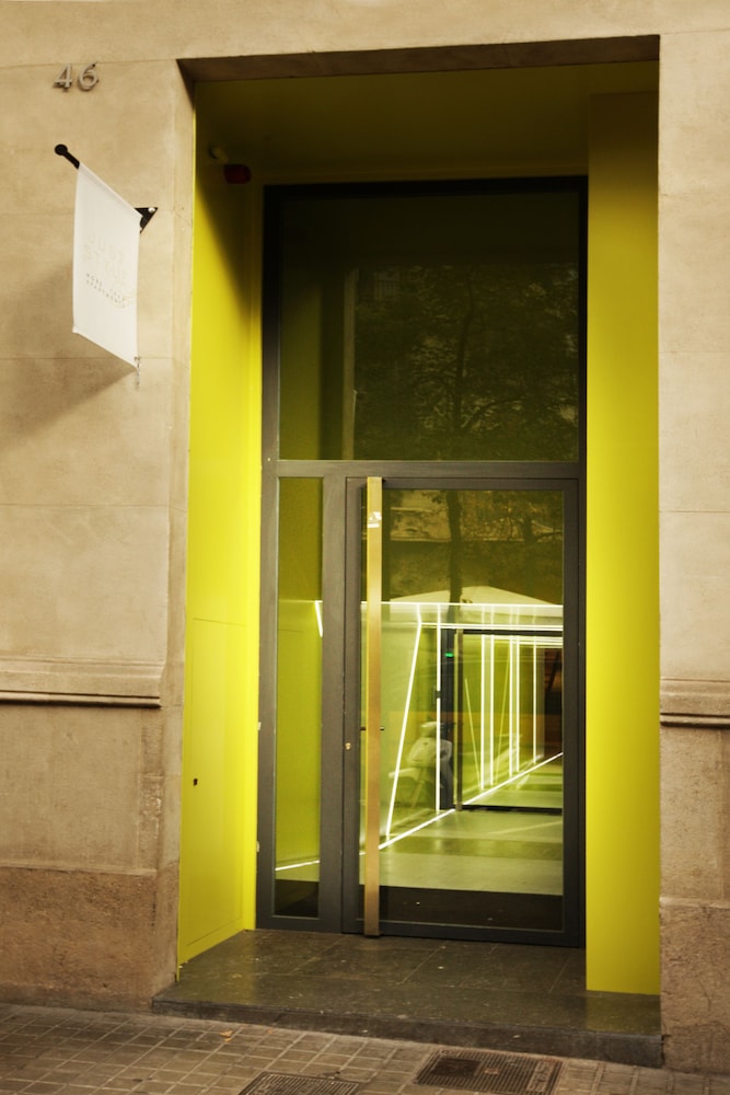 COSMO APARTMENTS RAMBLA CATALUNYA 2/19