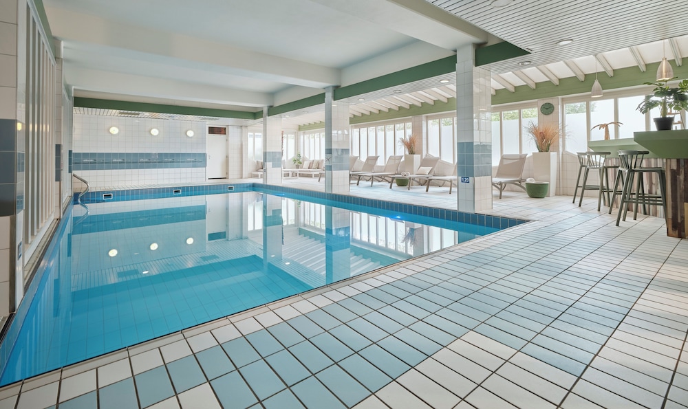 Carlton Oasis Hotel 37/69