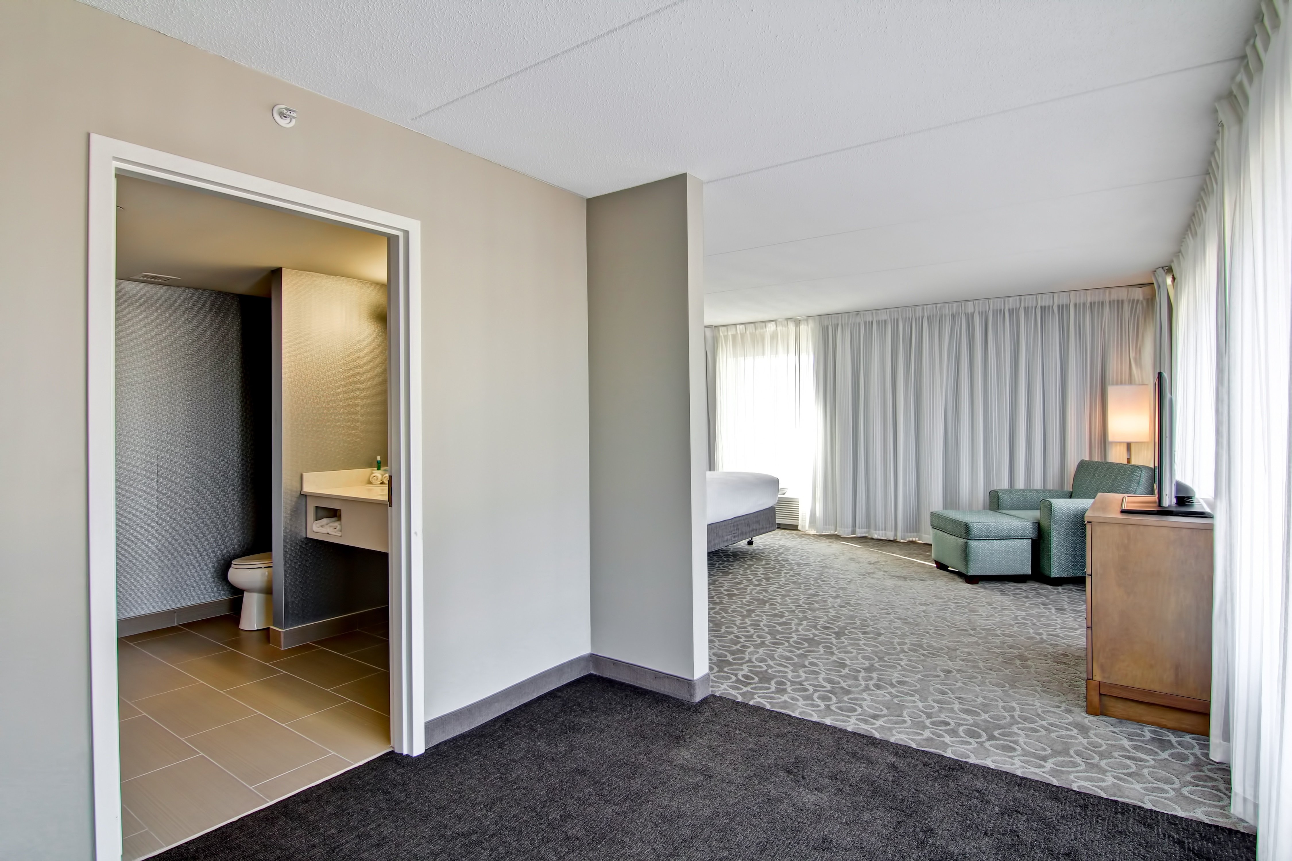 Holiday Inn Express Suites Oshawa Downtown Toronto Area 24/56