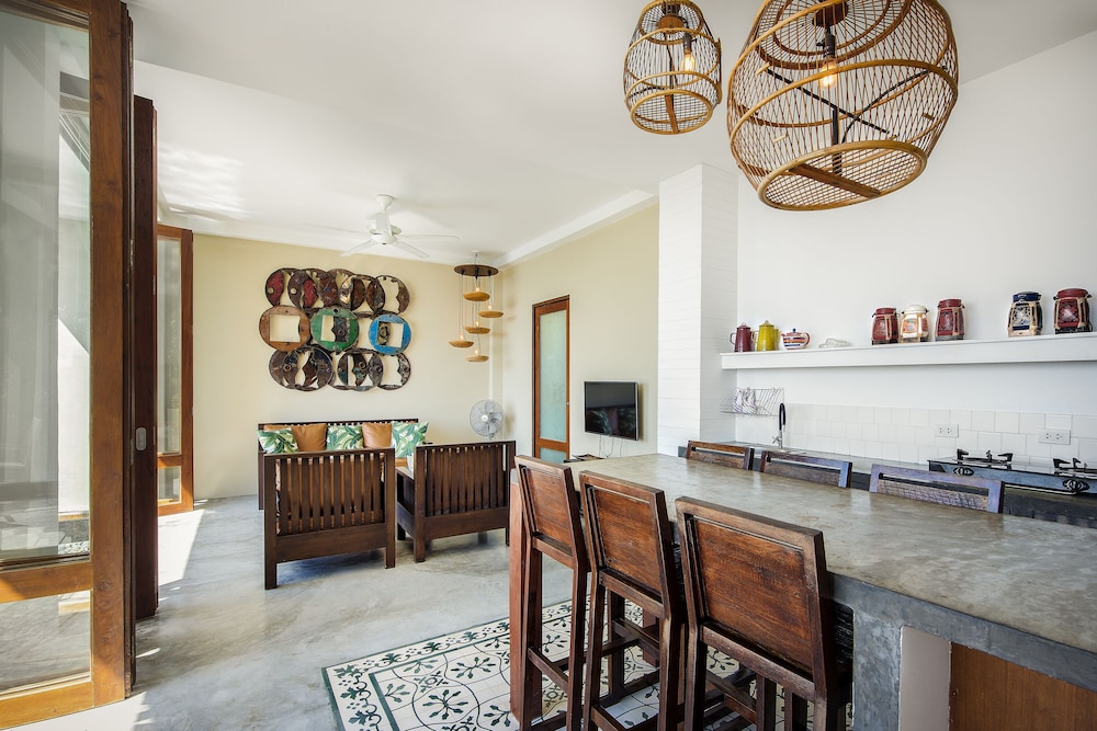 Philip's Villa 2/39
