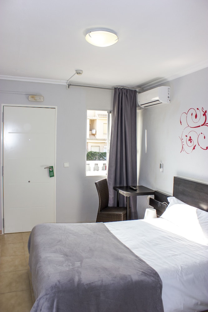 Hostal Alba 8/50