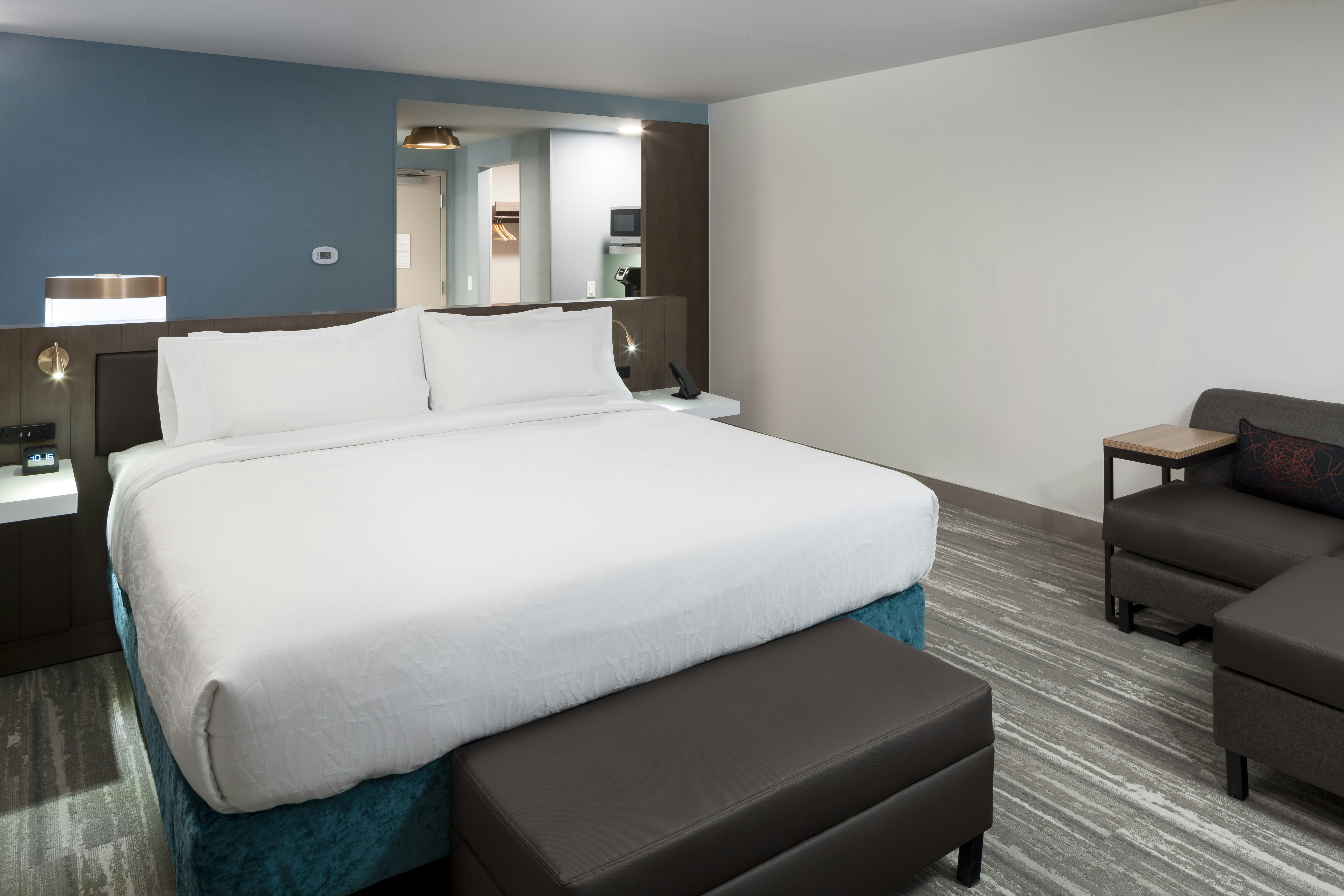 Deluxe, King Bed