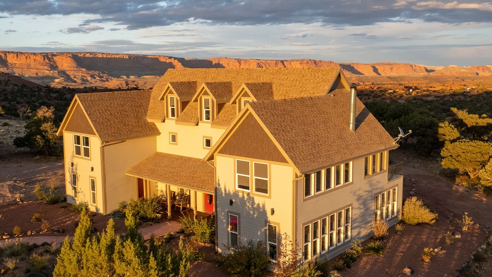 Skyridge Inn Bed & Breakfast 4/73