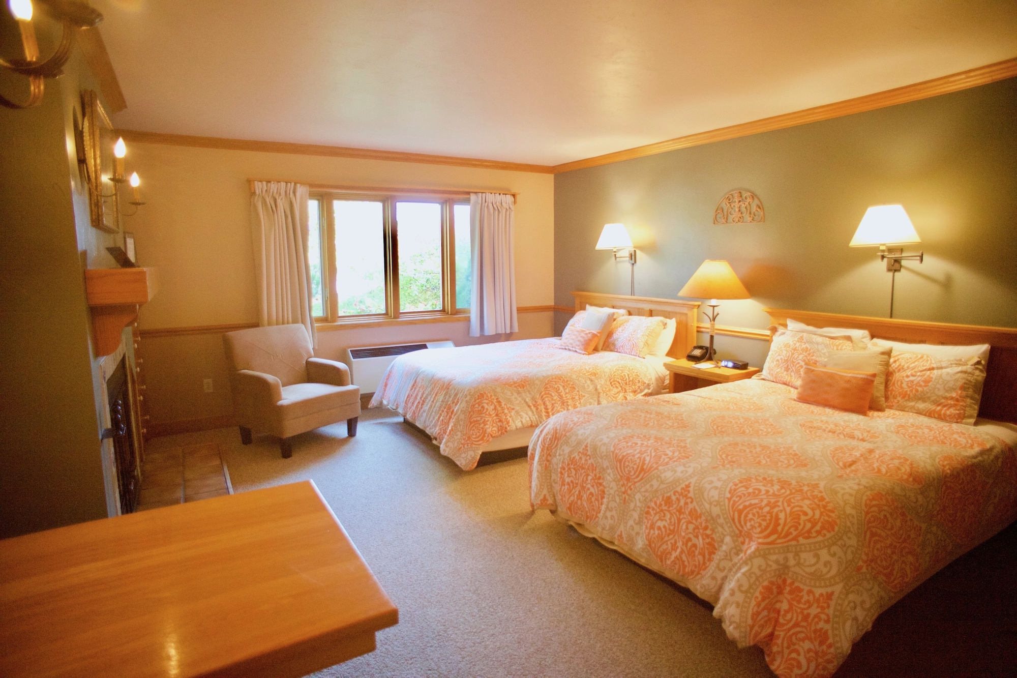 Courtyard, 2 Queen Beds
