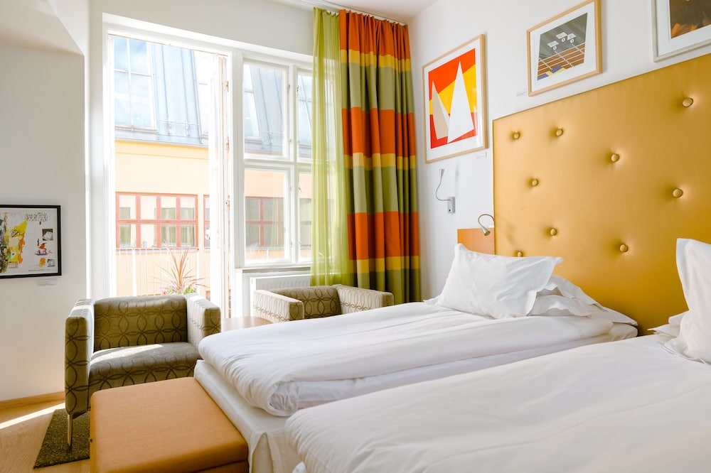 SUPERIOR, TWIN BEDS