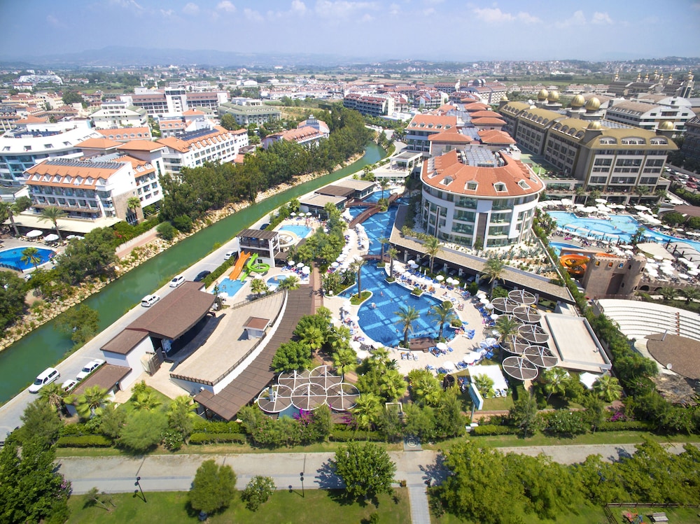 Sunis Evren Beach Resort Hotel and Spa 64/66