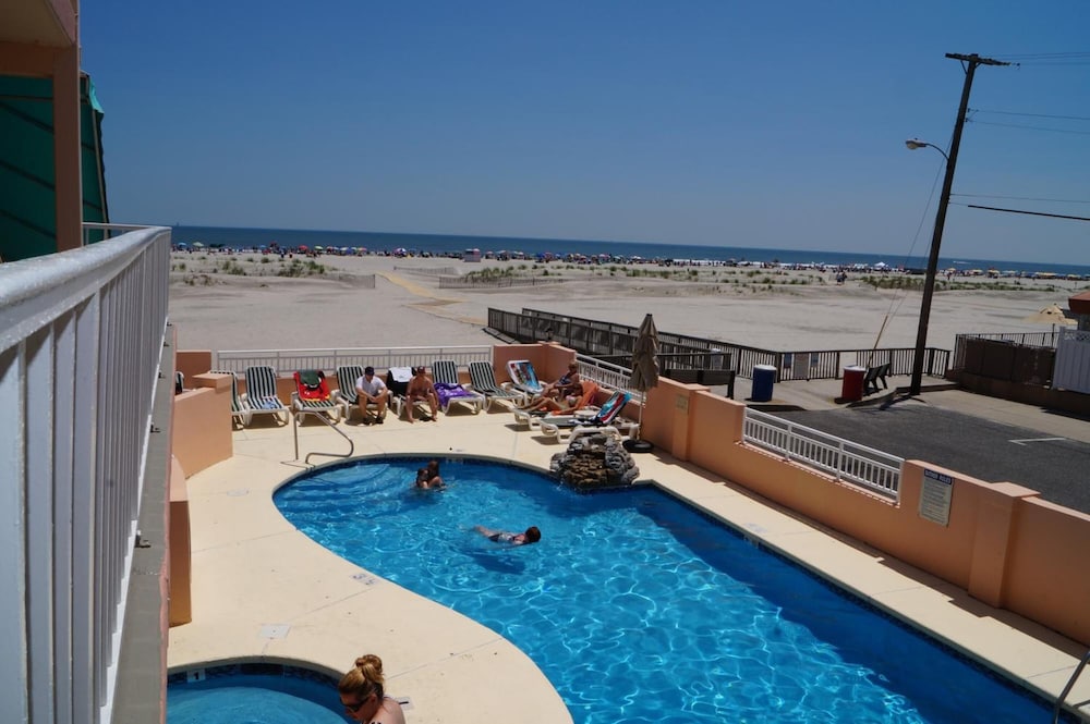 Beau Rivage Beach Resort 5/58