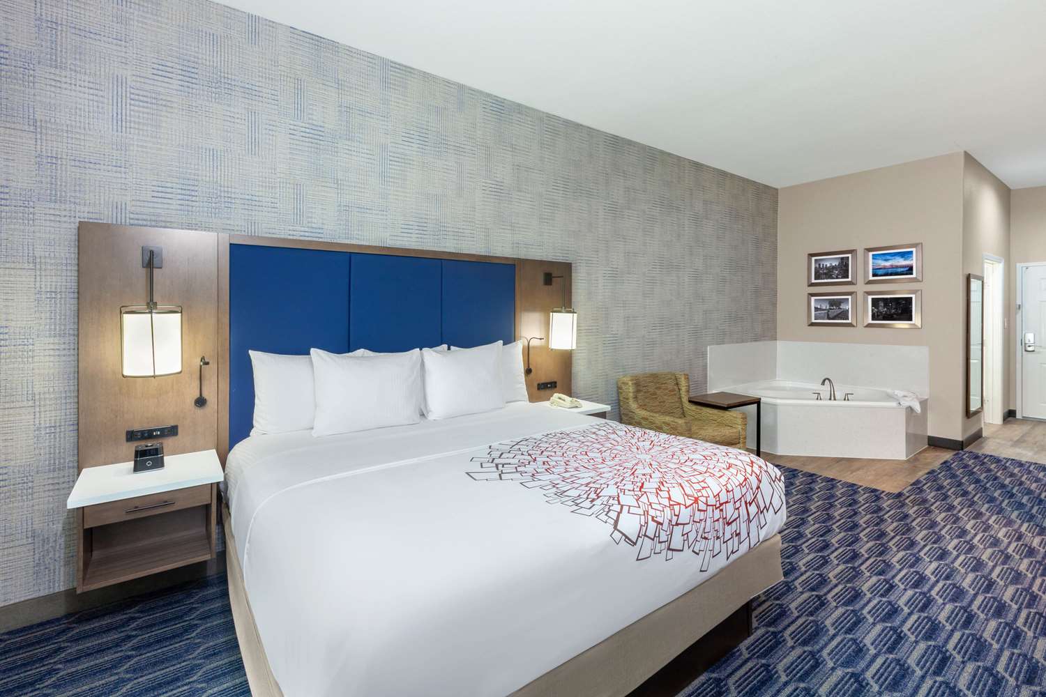 La Quinta Inn & Suites by Wyndham Houston Channelview 26/66