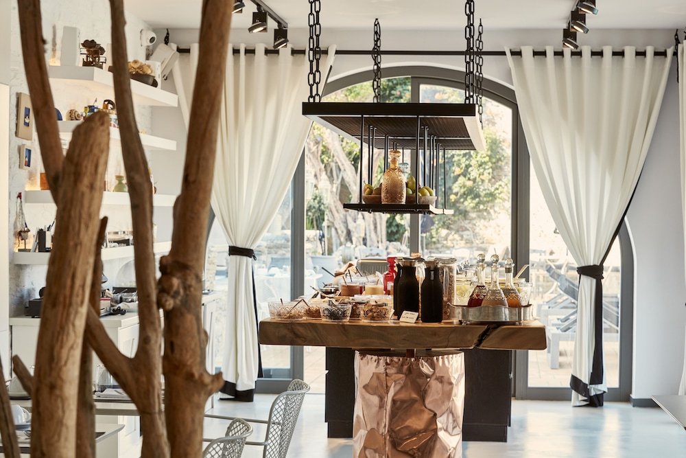 Liostasi Hotel And Suites 3/50