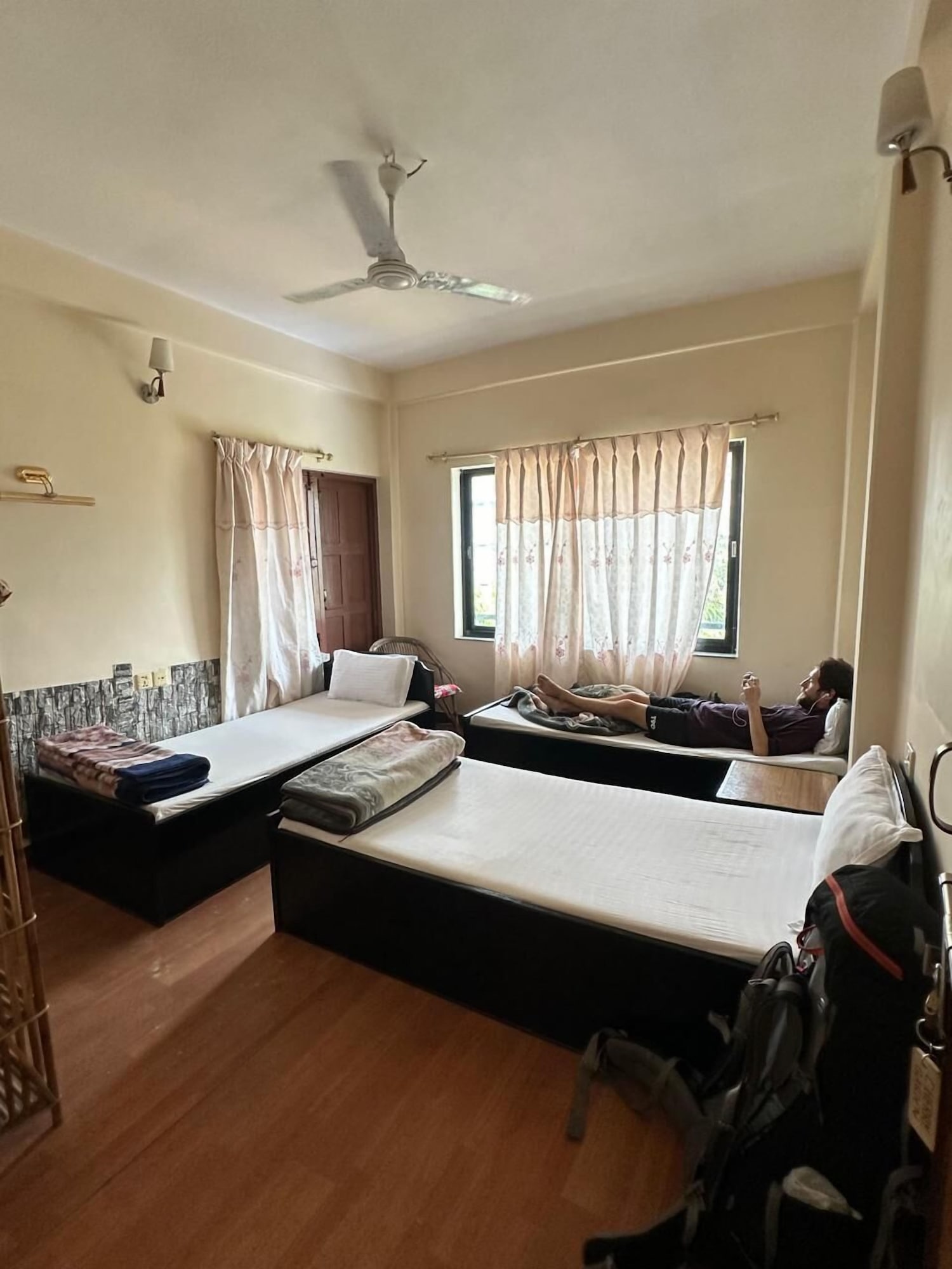 MIXED DORM