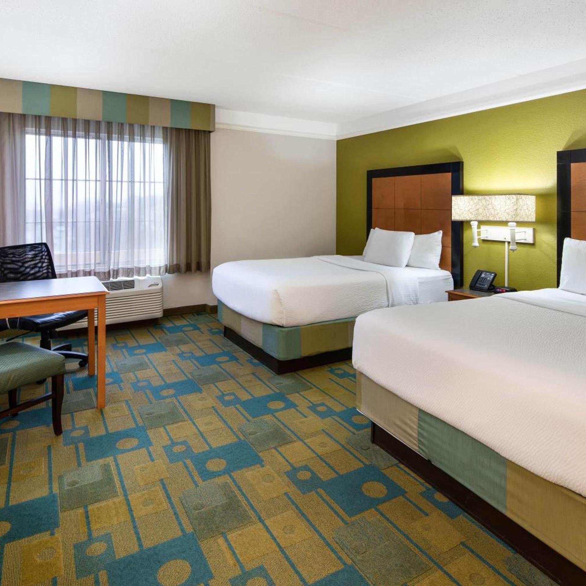 غرفة ديلوكس بسريرين مزدوجين، La Quinta Inn and Suites by Wyndham Greenville Haywood 2/4