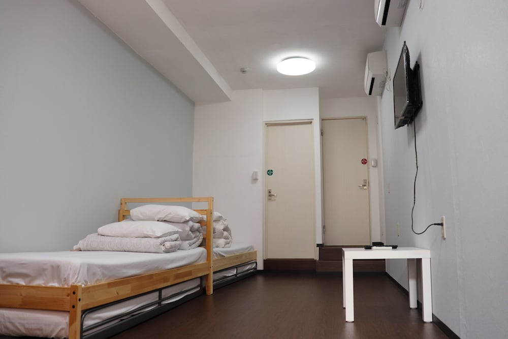 APARTMENT, GROUND FLOOR