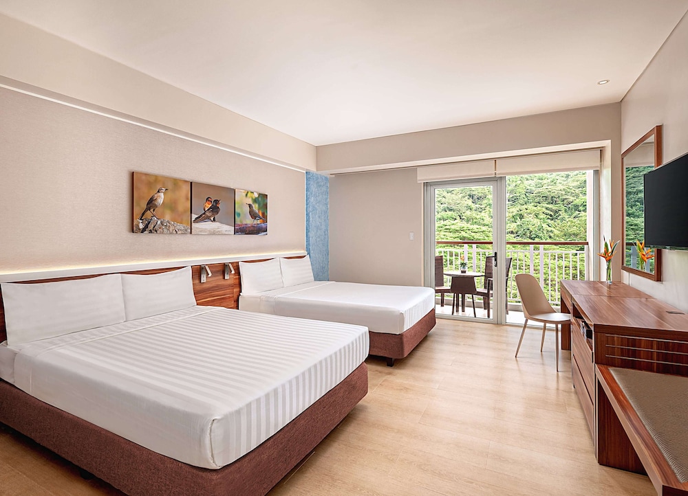 Deluxe, 2 Double Beds, Lagoon View
