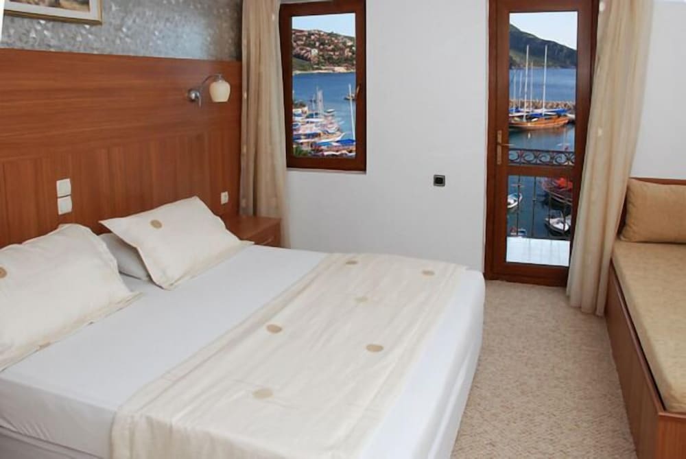 Pirat Hotel 9/35