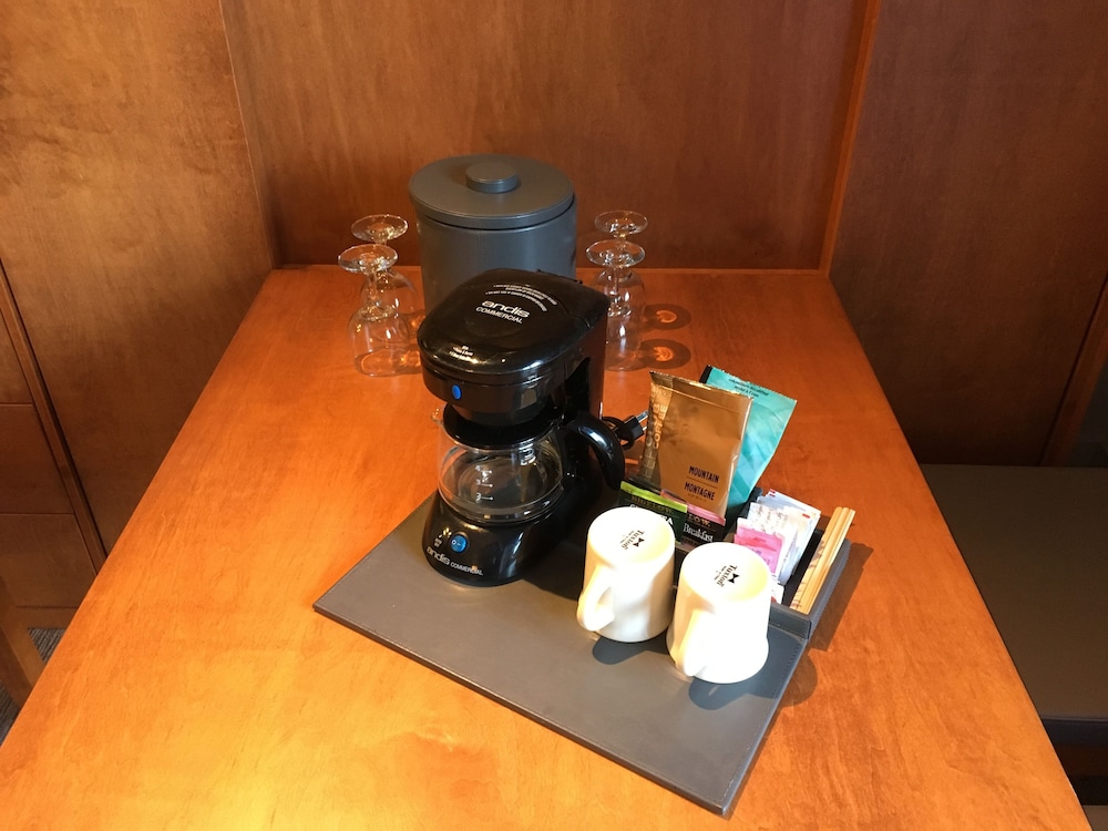 Whistler Village Inn Suites 19/73