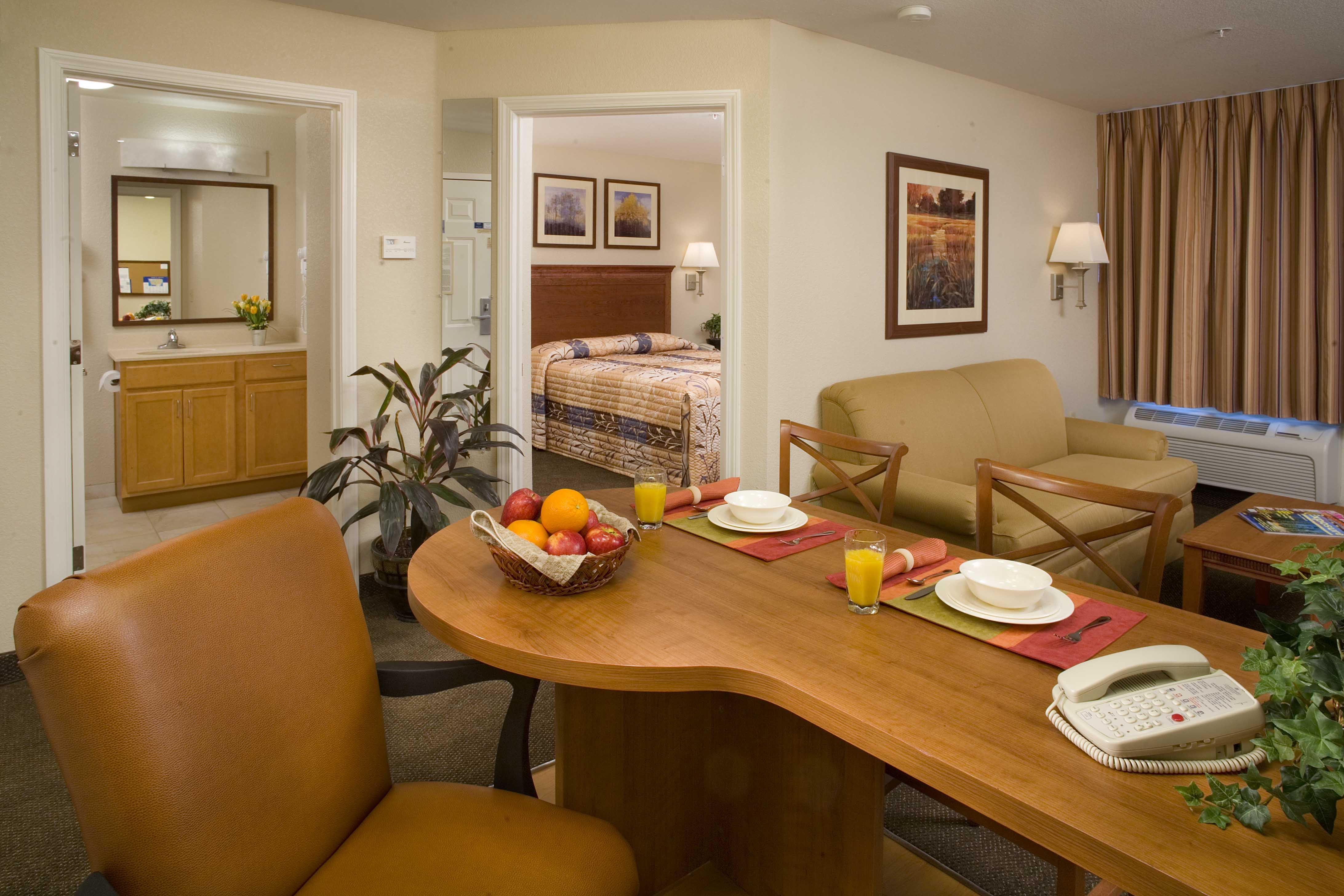 CANDLEWOOD SUITES AUGUSTA 17/24