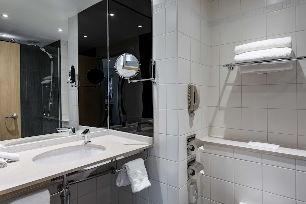 Radisson Blu Hotel London Stansted Airport 67/68