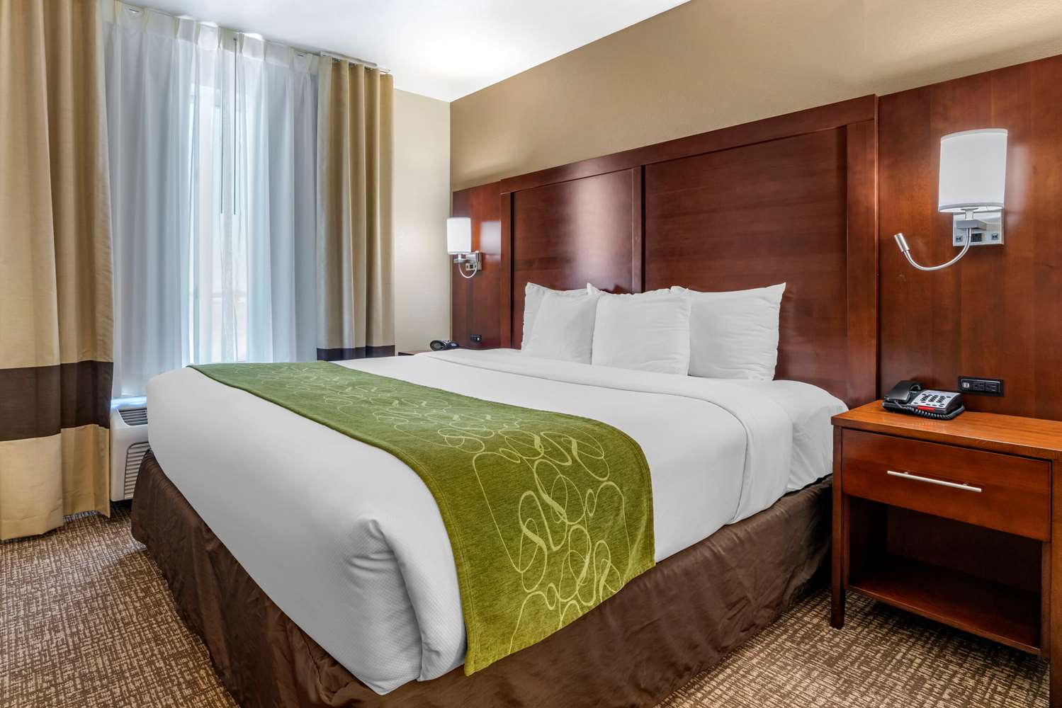 Suite, King Bed