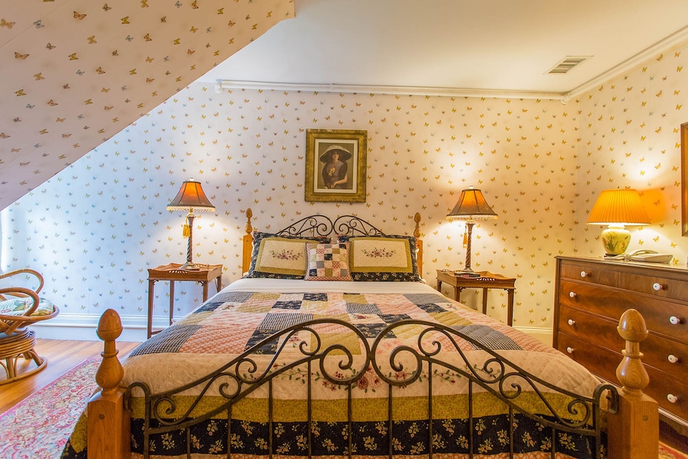 Apple Tree Inn 20/50