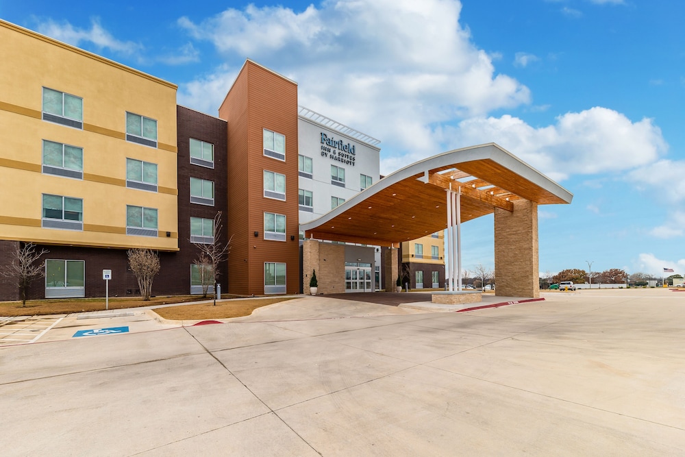 Fairfield Inn & Suites By Marriott Gainesville I-35 1/39