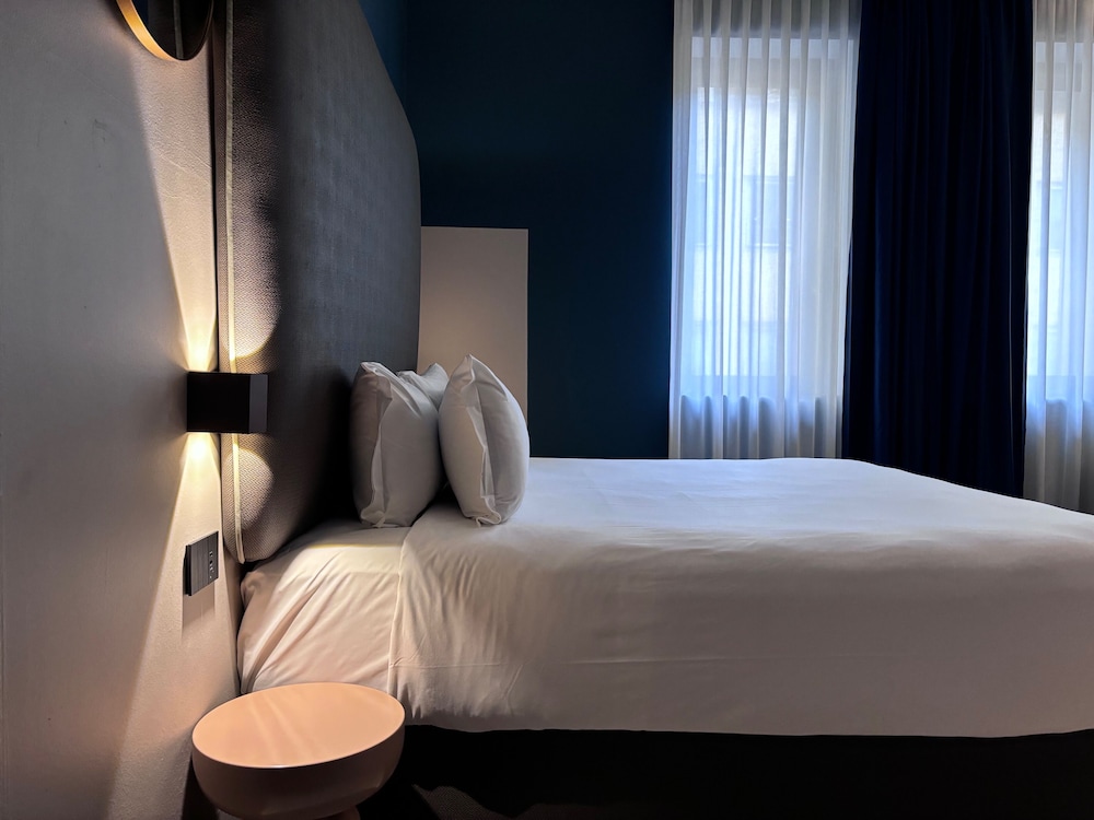 AV Hotel Milano 20/55
