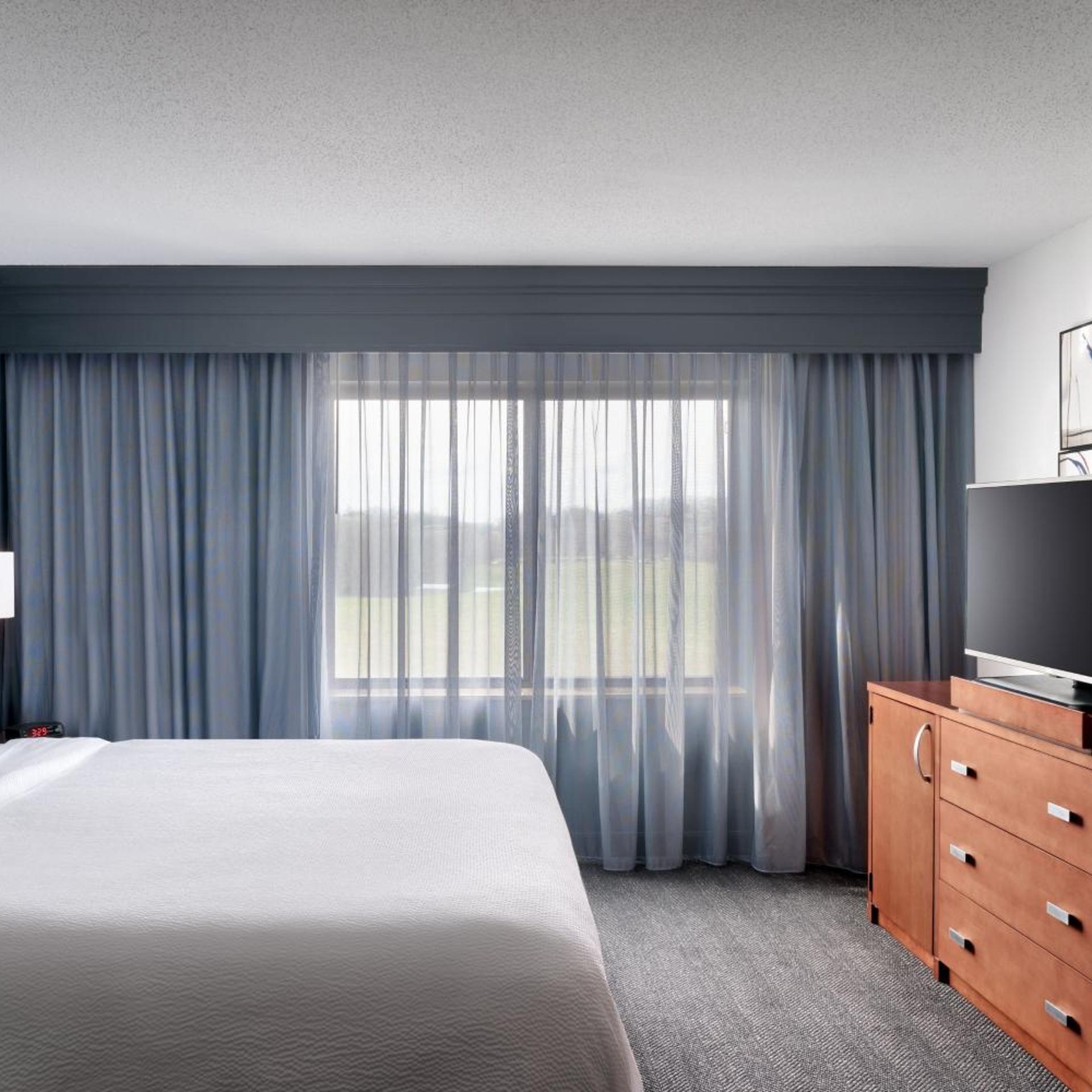 استوديو كبير بسرير كينج، Courtyard Marriott Johnson City 4/6