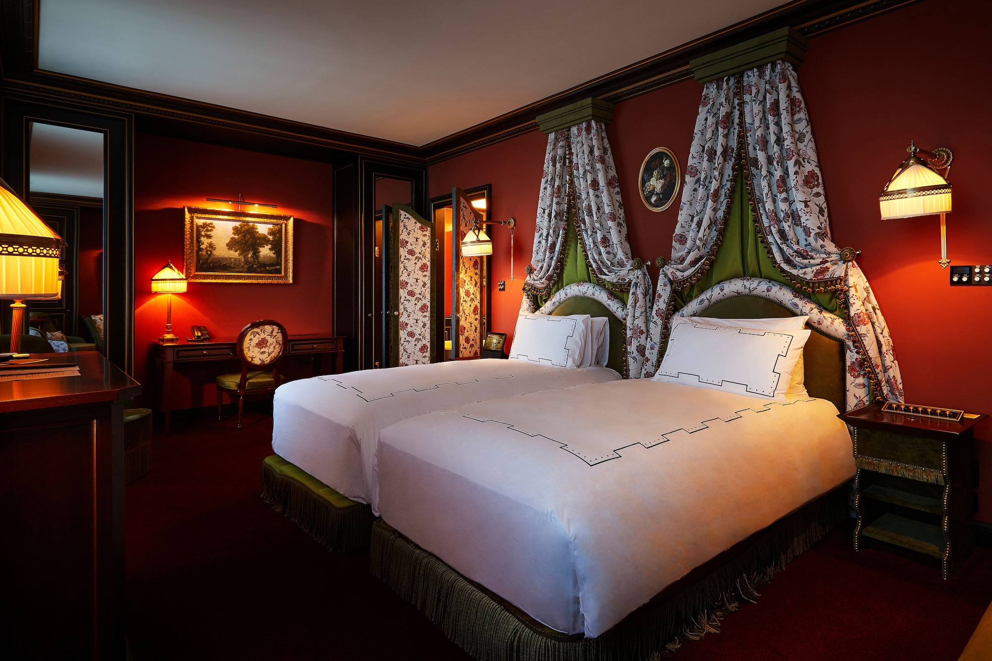 Grand, Secret, Deluxe, Twin Beds