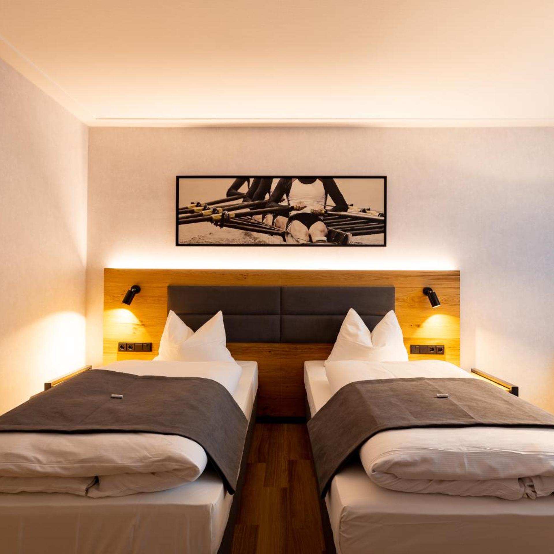 Standard, Twin Beds