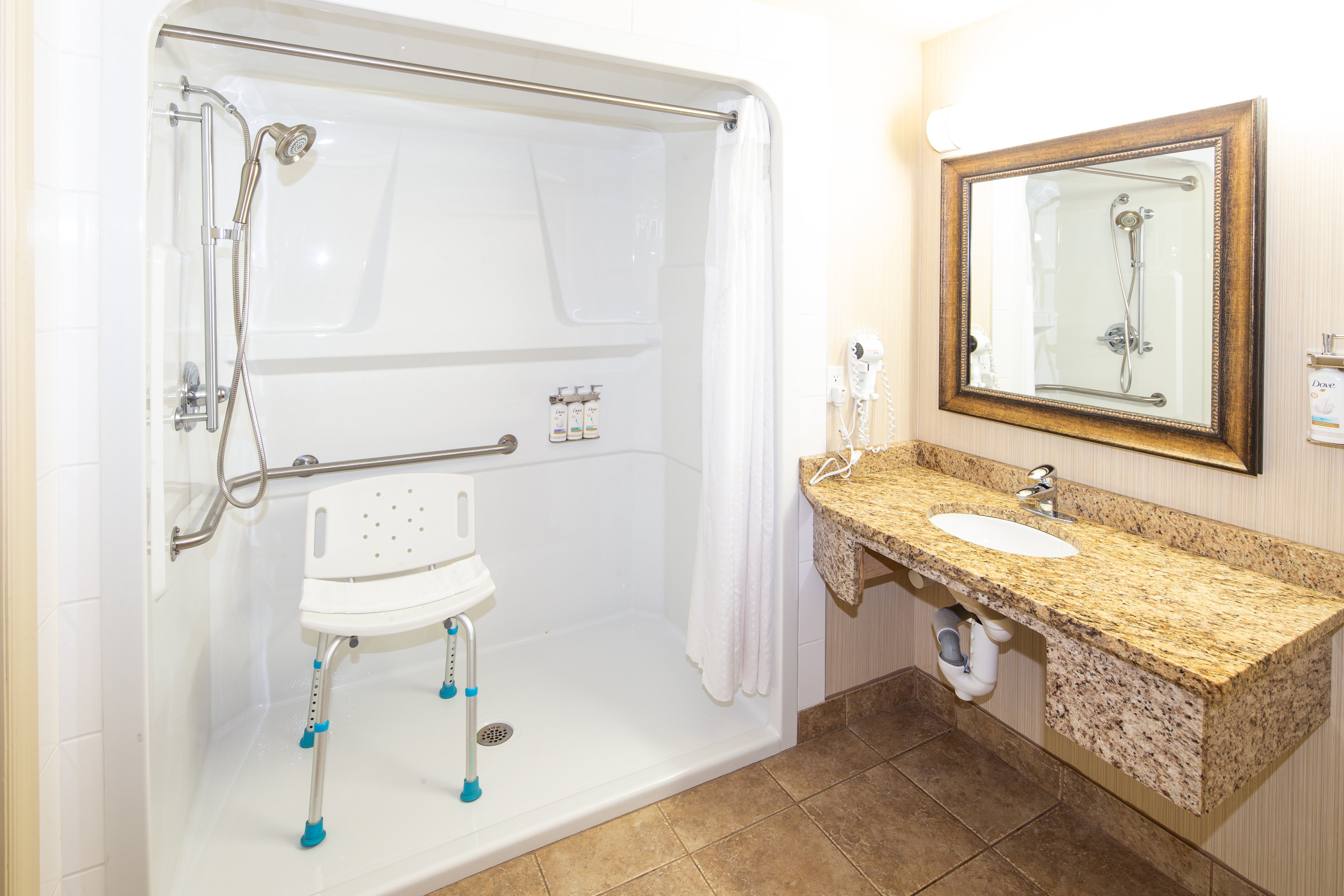 Holiday Inn Express Hotel Suites Edson 50/50