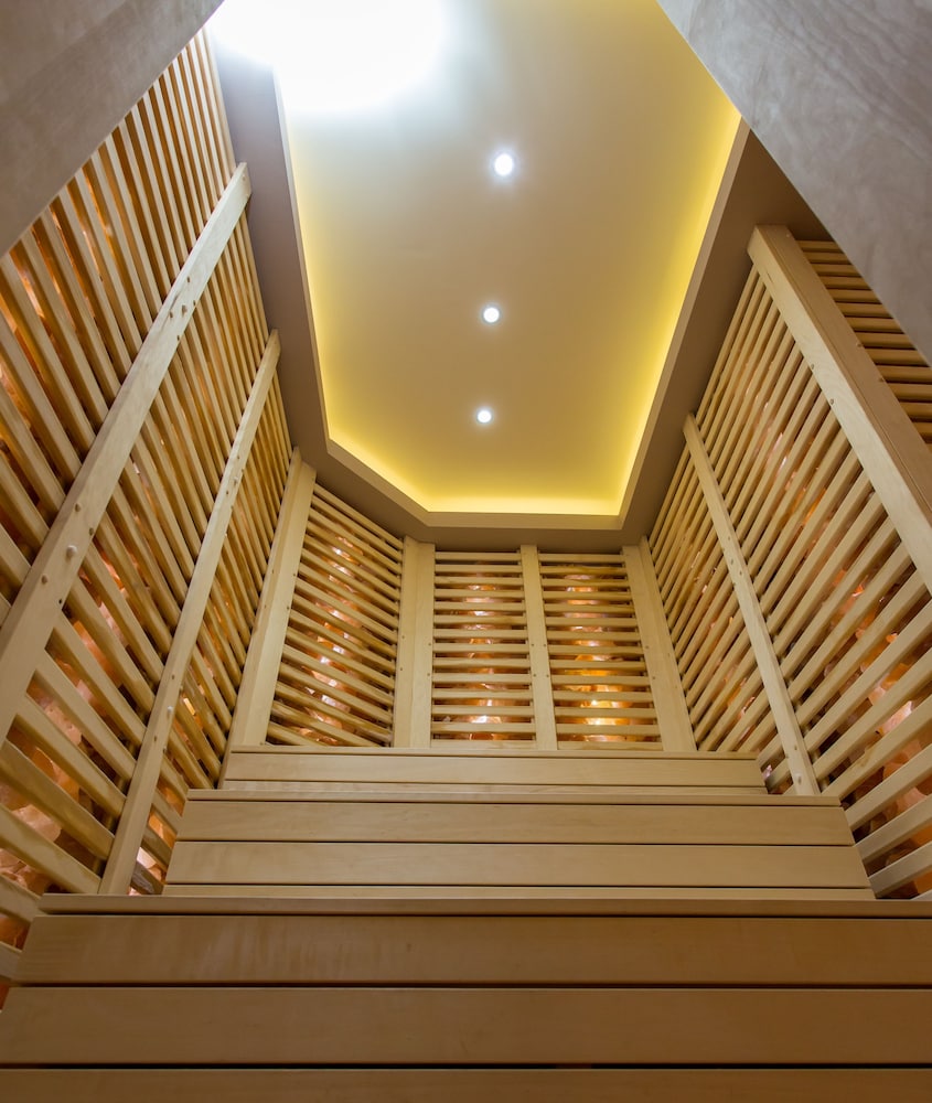 Revesz Hotel 25/42