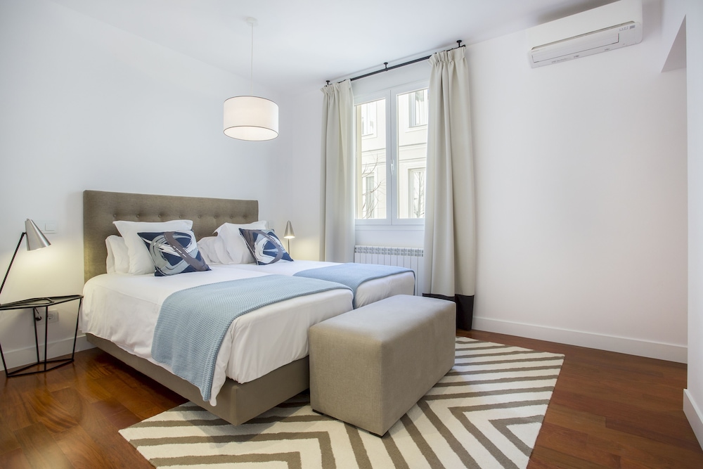 2 Bedrooms, Deluxe, Apartment, 4 Beds, 2 Bathrooms, Sofa