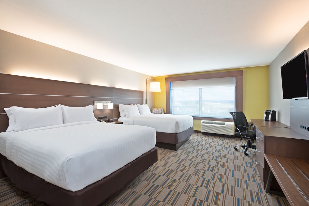 Holiday Inn Express & Suites UNIONTOWN 13/54