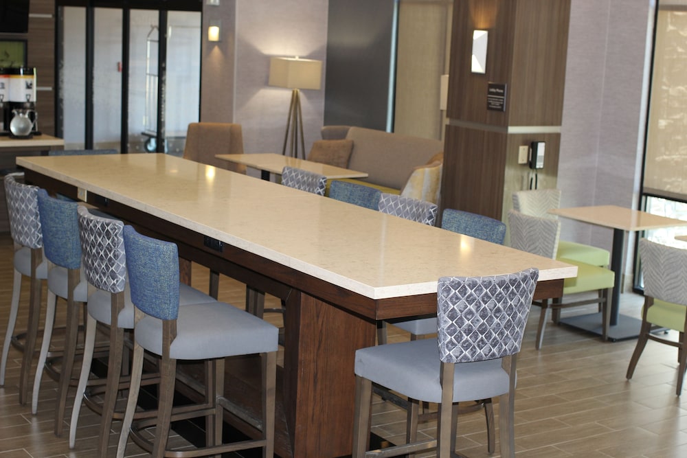 Hampton Inn Suites Portland Corpus Christi 43/45