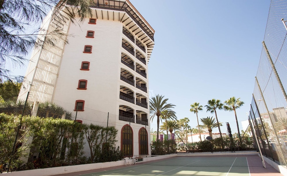 Parque Tropical Hotel in San Bartolome de Tirajana