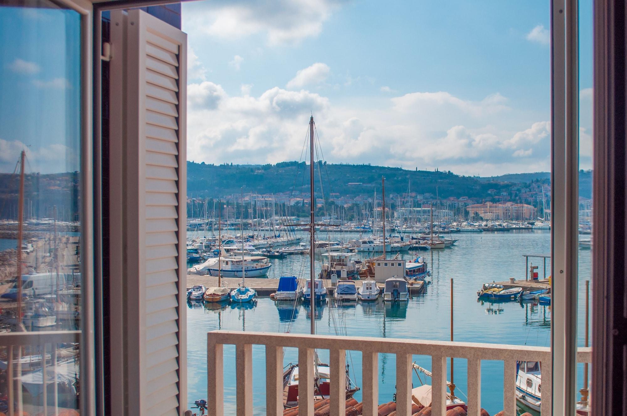 Marina 29/37