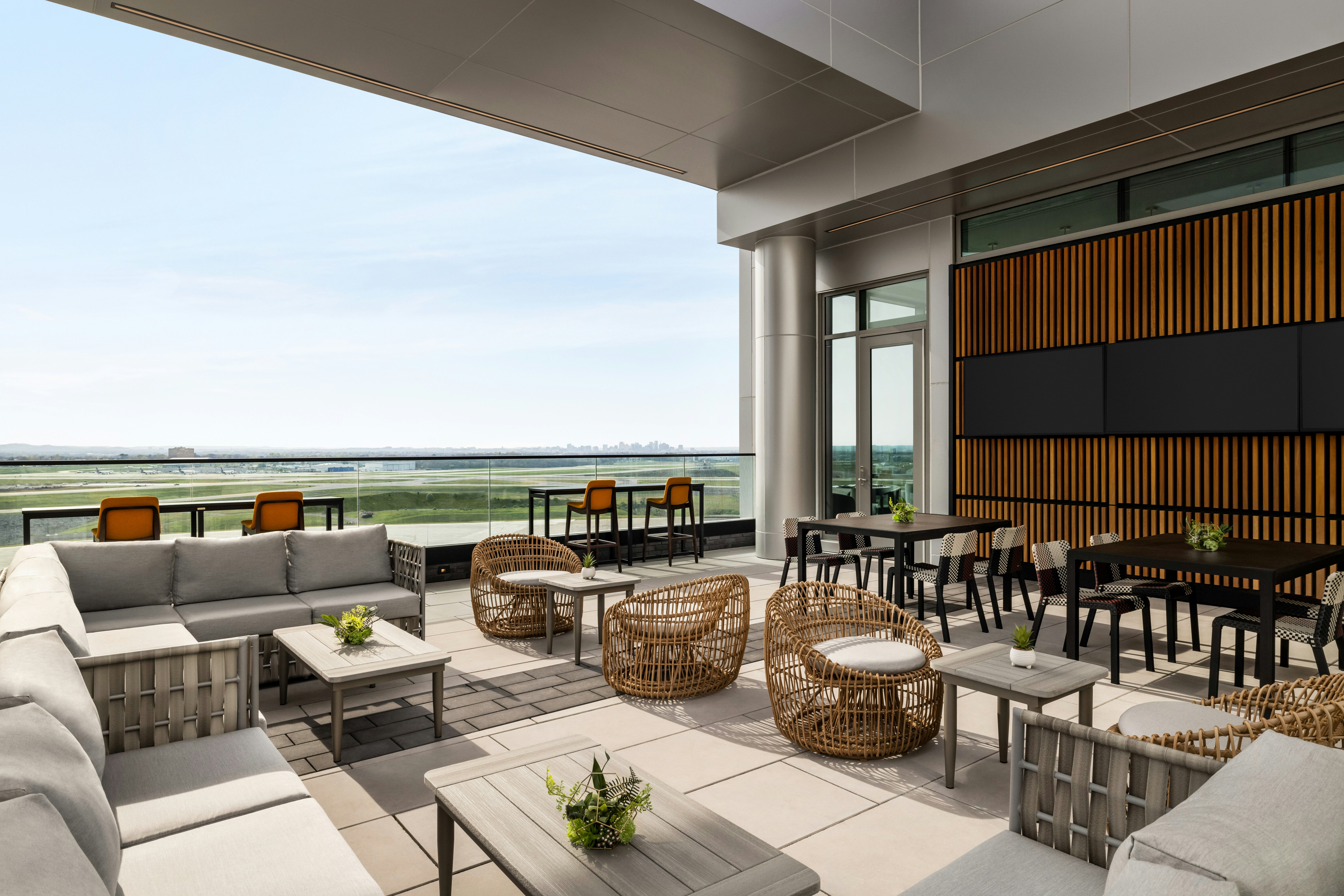 Hilton BNA Nashville Airport Terminal 41/53