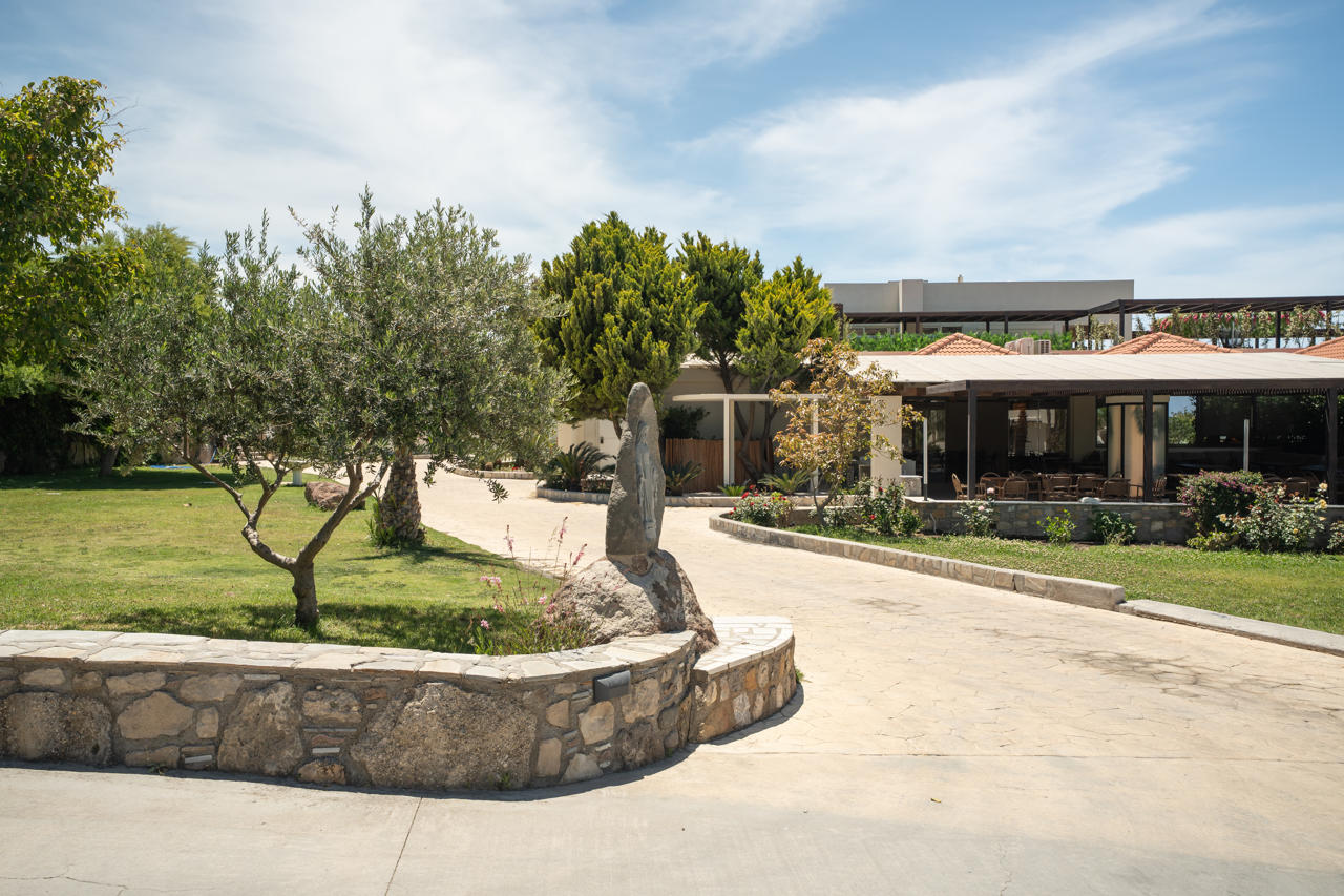 Kouros Palace Active Lifestyle Hotel 153/157