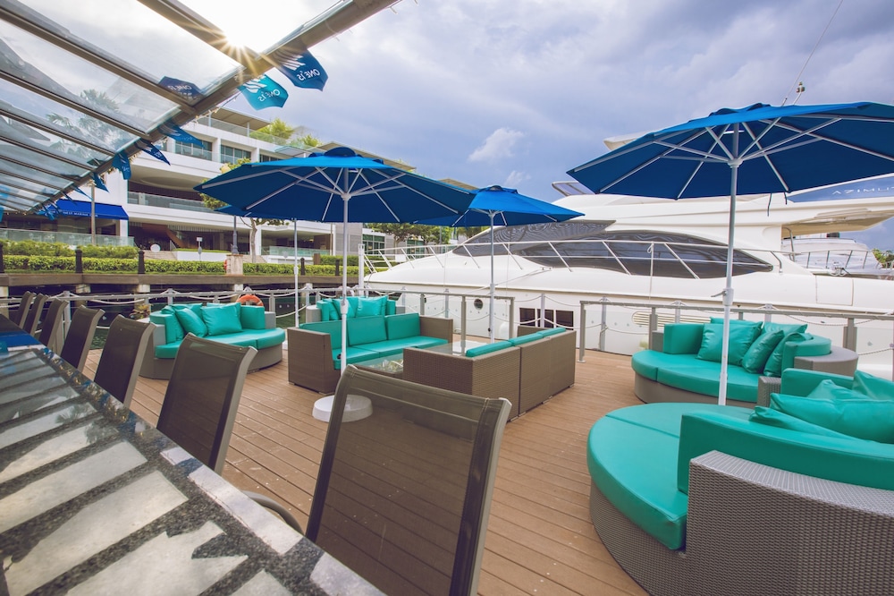 One 15 Marina Club 8/66