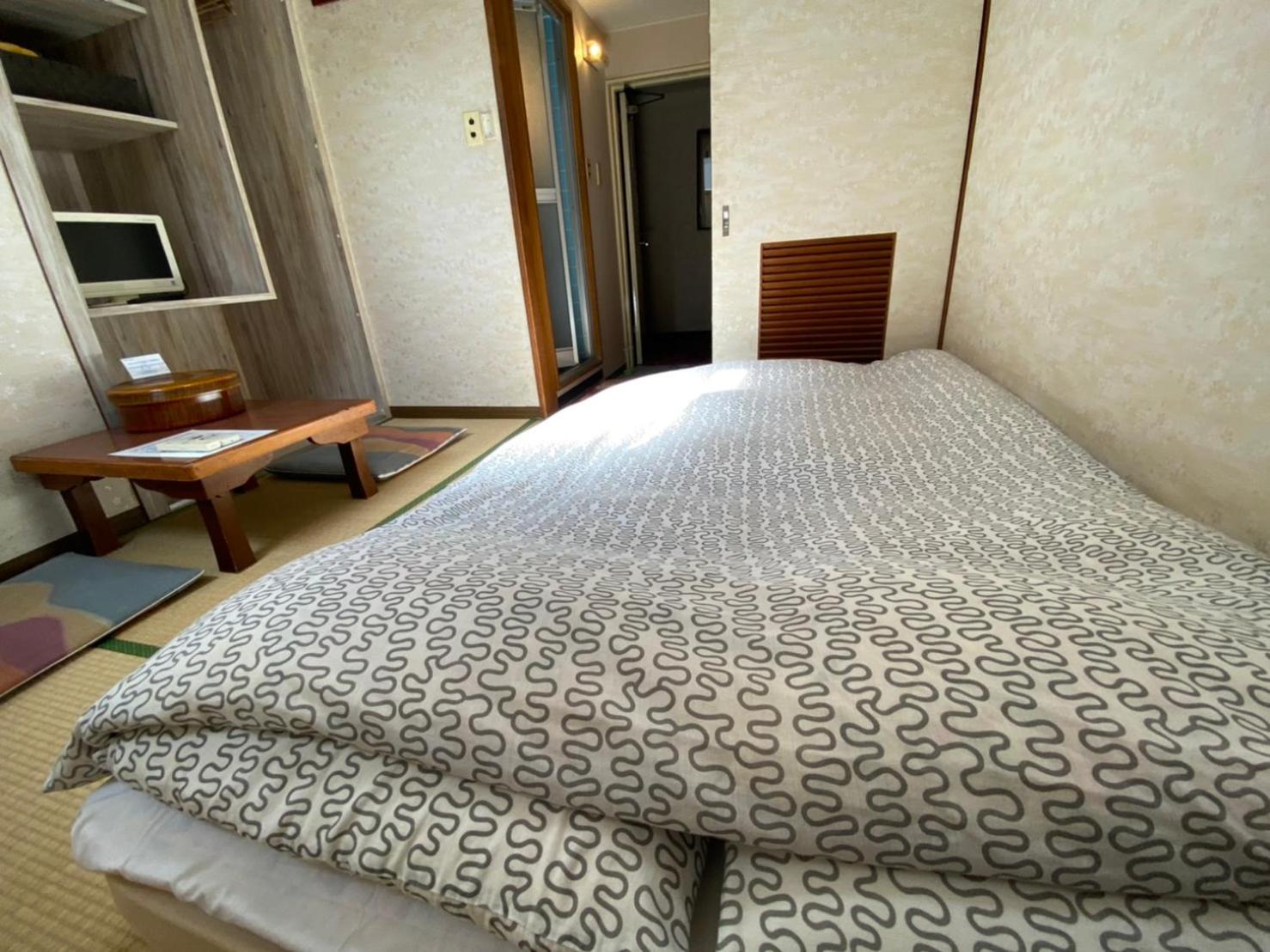Room, Semi Double Bed