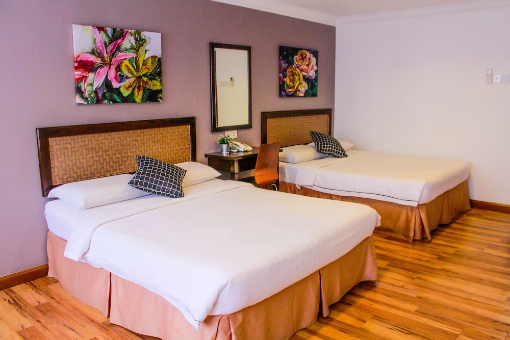 Desa Queenspark Hotel 25/77